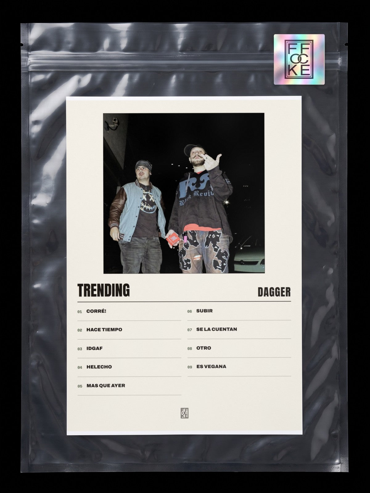 Póster de Trending de Dagger en una bolsa sellada con sticker FFOCKE