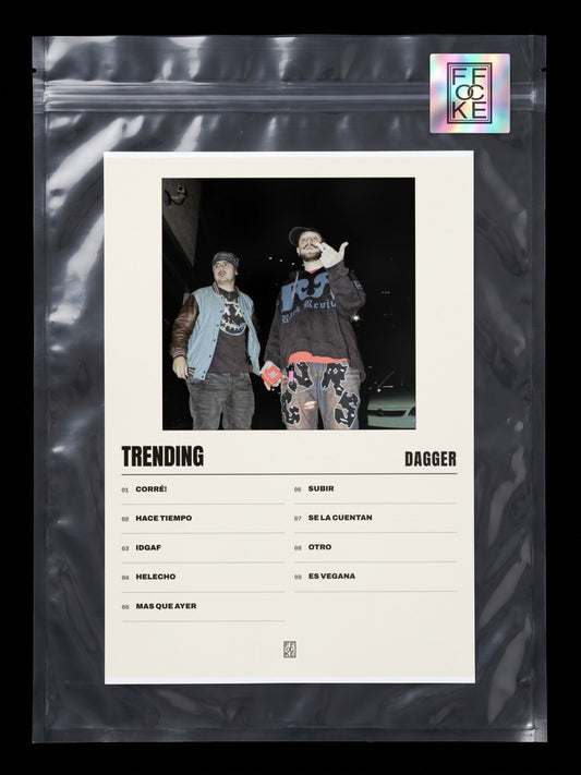 Póster de Trending de Dagger en una bolsa sellada con sticker FFOCKE