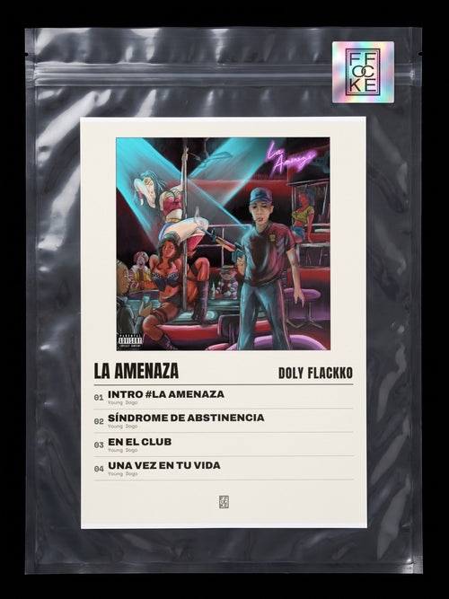 Póster de La Amenaza de Doly Flackko en una bolsa sellada con sticker FFOCKE