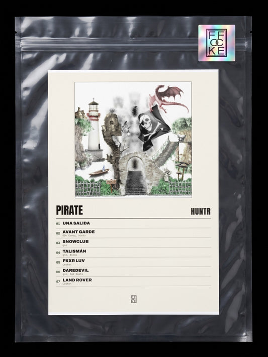 Póster de Pirate de huntr en una bolsa sellada con sticker FFOCKE